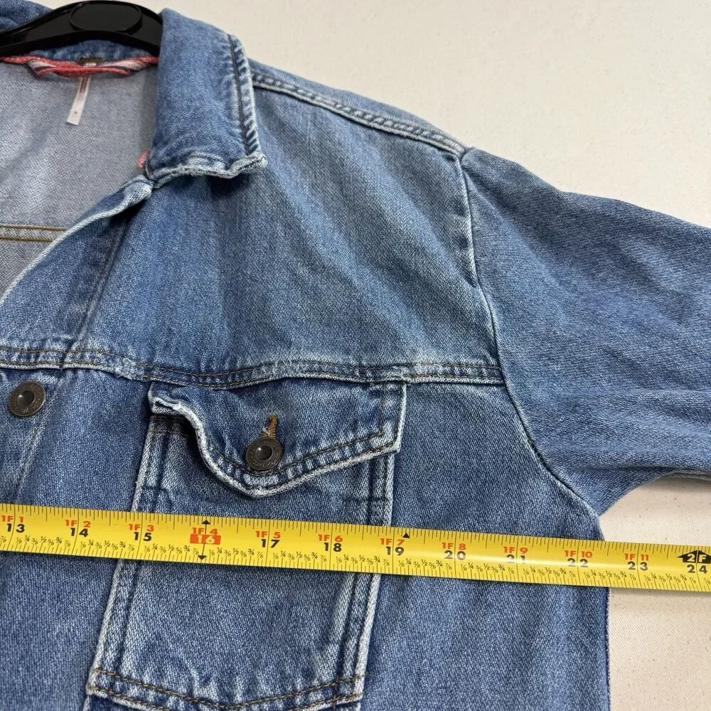 Free People Blue Distressed Denim Trucker Jacket Washed size Small Women